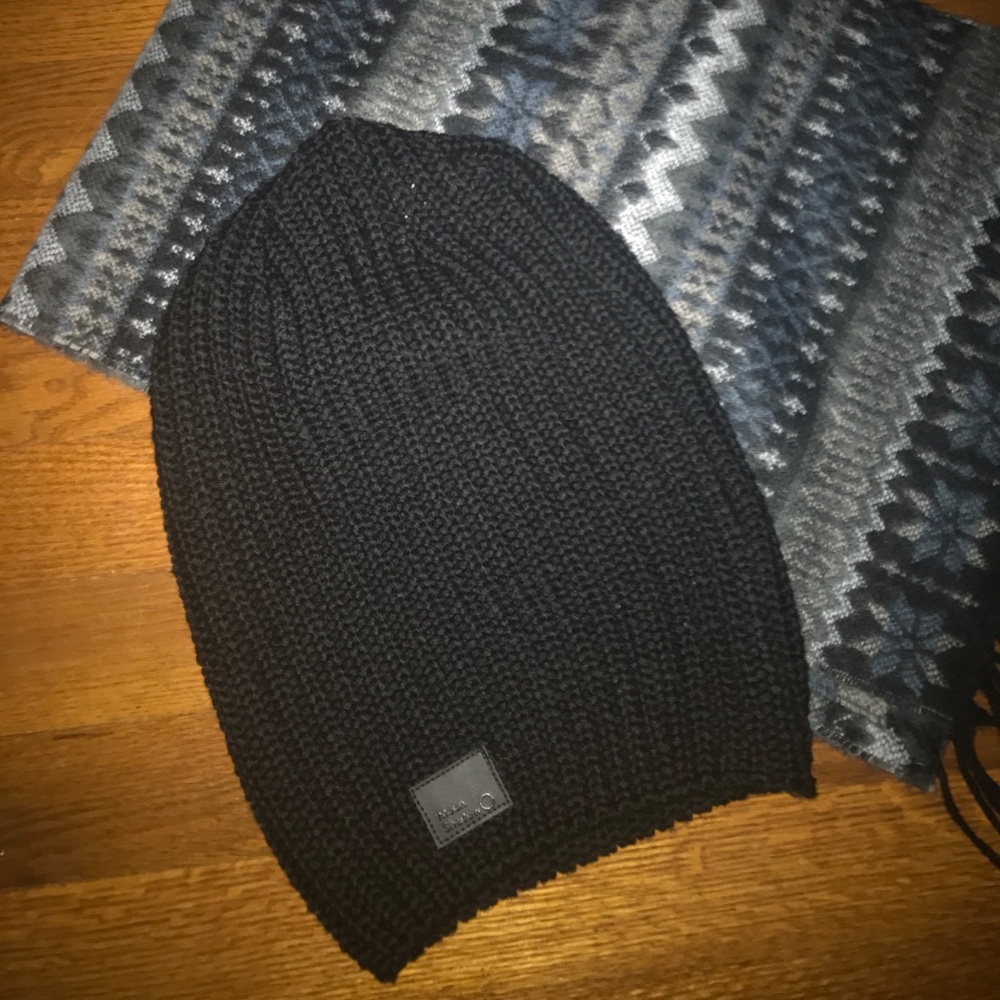 Black Slouchy Beanie