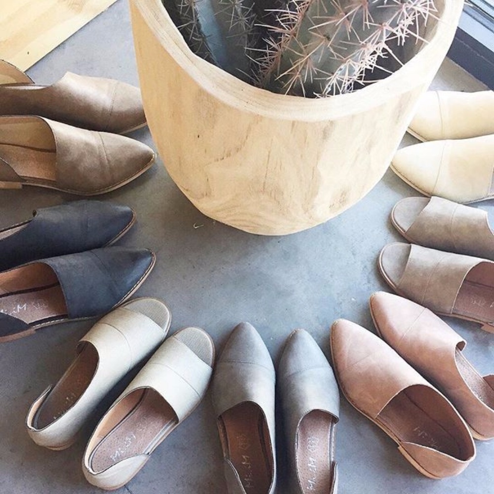 Mi.iM Freya Side Cutout Flats Shoes Beige Booties. - Picture 4 of 7