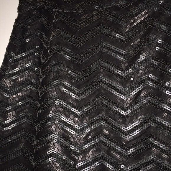 Black sequin mini skirt - Picture 2 of 2