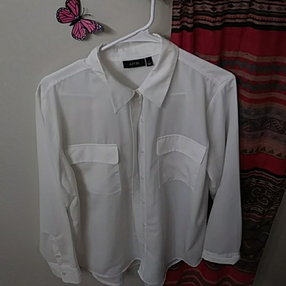 NEW APT.9 Buttonup Blouse Large