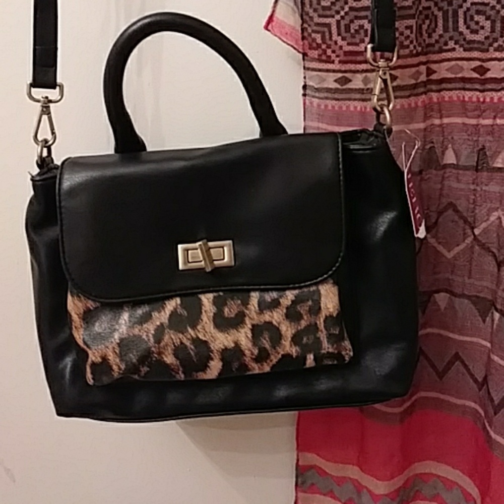 Over the shoulder bag new w tags