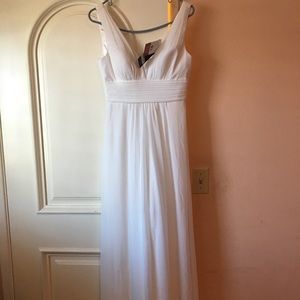 Brand new elegant white dress for party