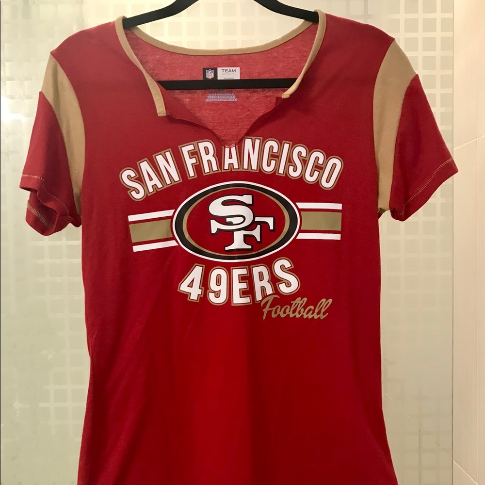 Women’s San Francisco 49ers shirt 👚