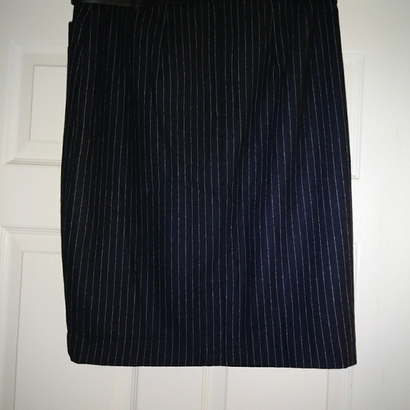 H&M Blue Skirt - Picture 3 of 4