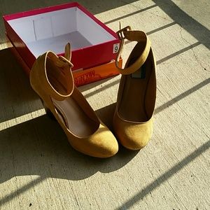 Mustard Womens Heels