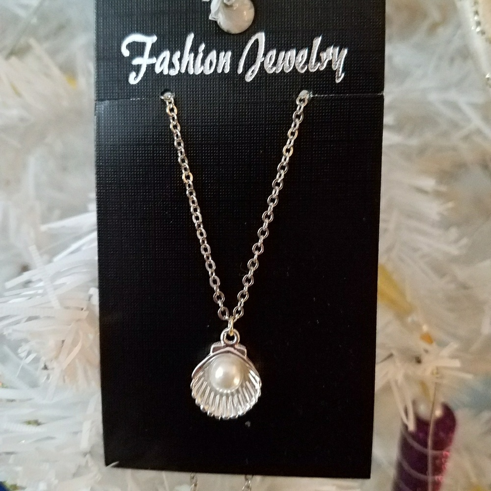 Necklace w/Pendant