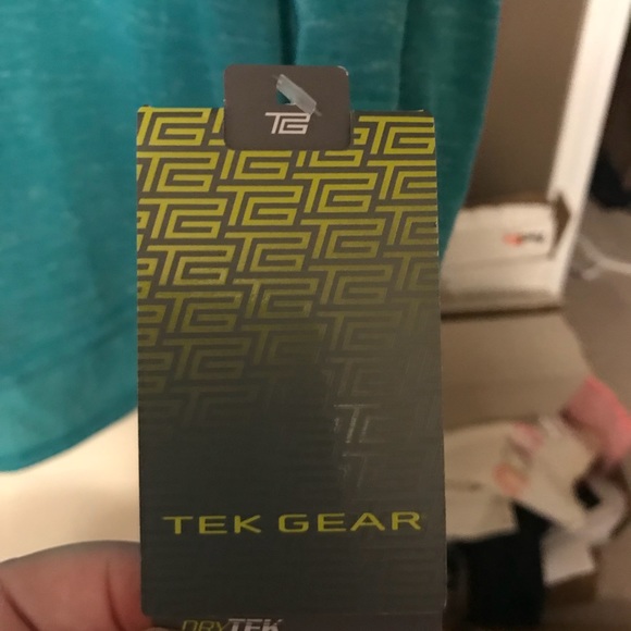 Tek Gear Long-sleeved Shirts π New Listing π - Picture 2 of 5