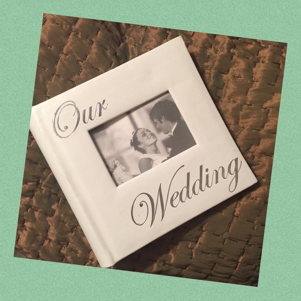 Wedding Photo Album holds 200 photos, up to 4x6