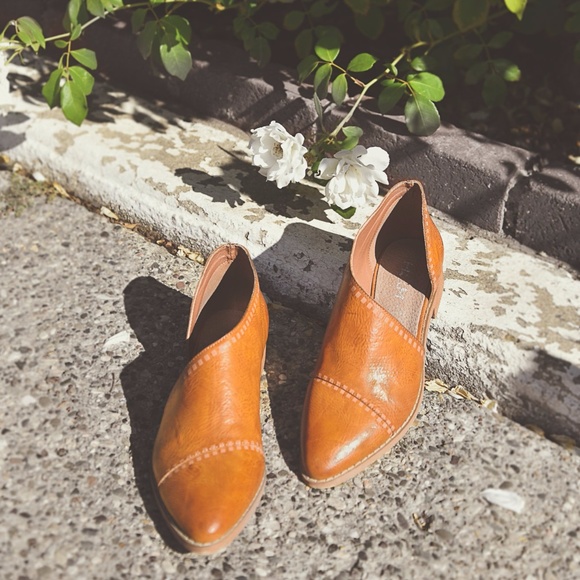 MI.iM Emma Freya Open Cutout Side Flats Shoes. - Picture 8 of 8