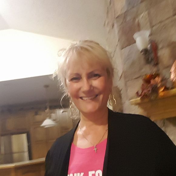 Meet your Posher, Cindy - Picture 1 of 1