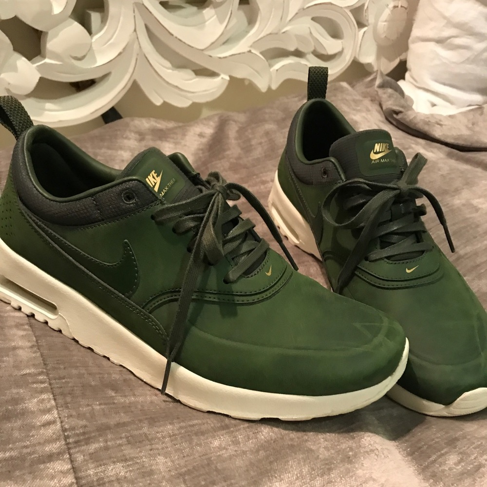 Nike wmns air max Thea wax leather green sz 9