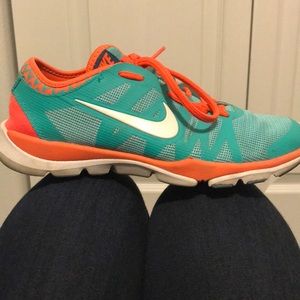 Women’s Nike shoe size 6.5