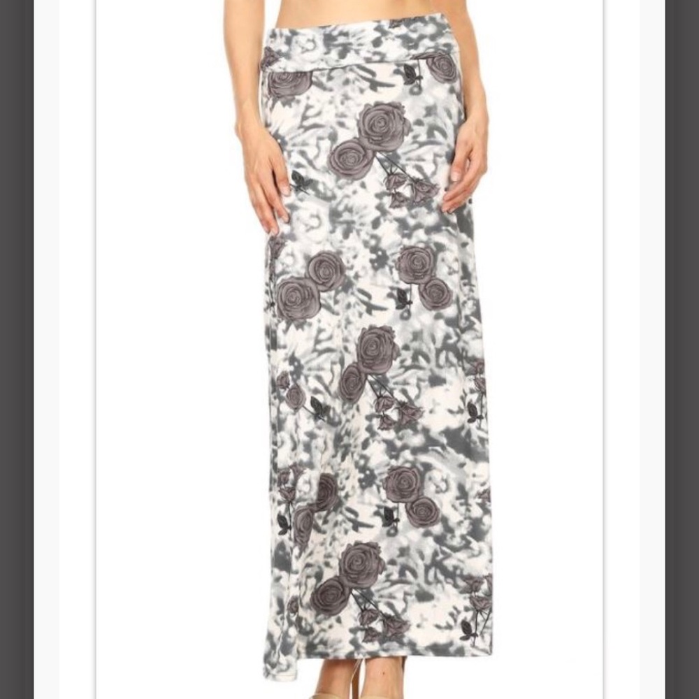 Maxi Skirt. OS