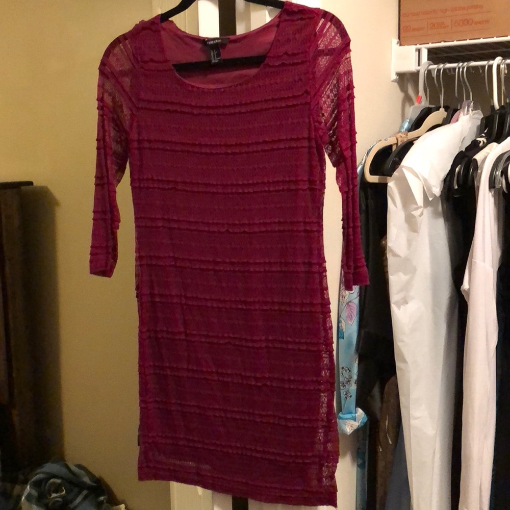 Magenta lace body con dress