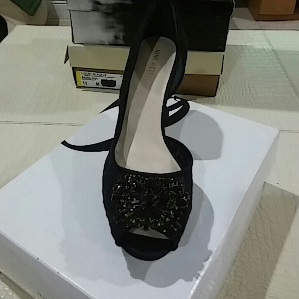 Heels - Picture 2 of 5