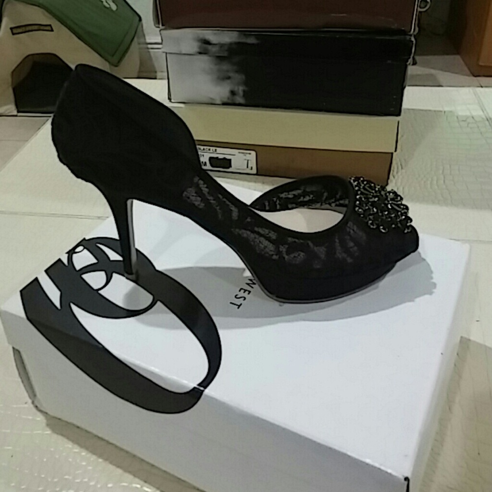 Heels - Picture 3 of 5