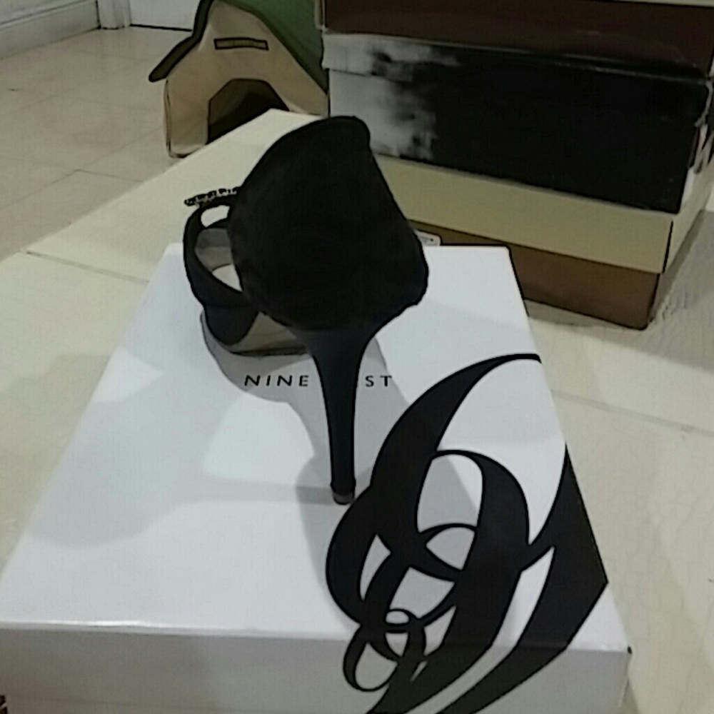 Heels - Picture 4 of 5
