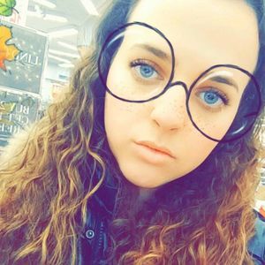 Meet your Posher, Leah