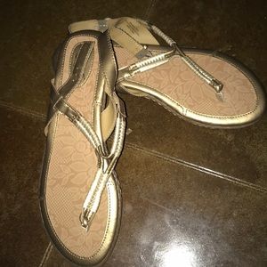 B.o.c Sandals in cream and gold.