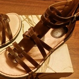 B.o.c. brown sandals NWOT