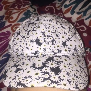 Daisy hat never worn