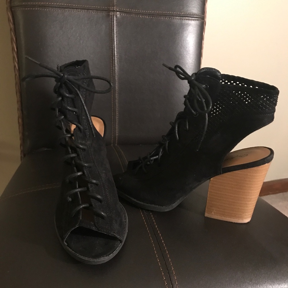 Lace up chunky heels