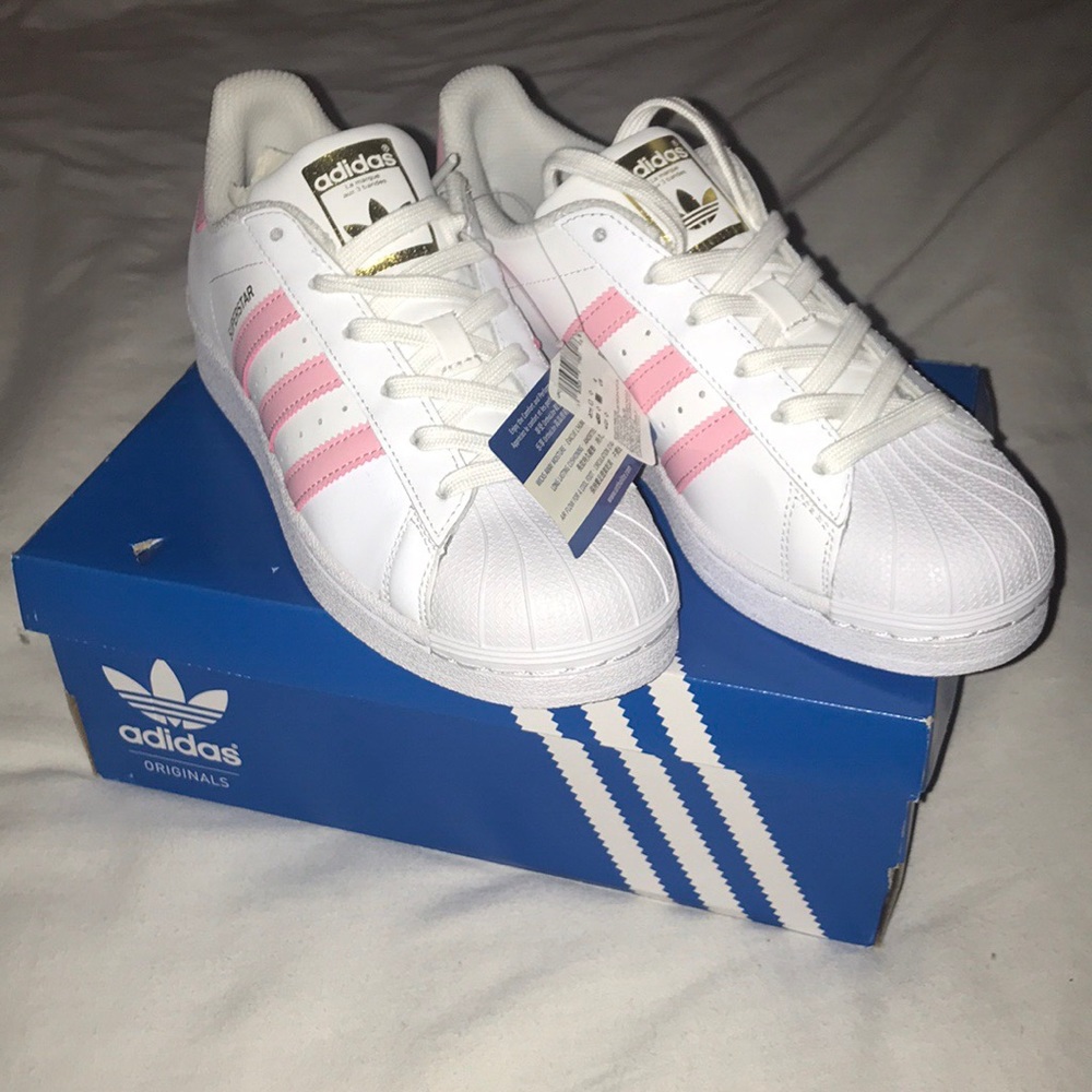 🔥🔥Pink shell toe adidas superstar🔥🔥