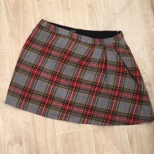 J.CREW women’s Size 6 100% plaid wool skirt.