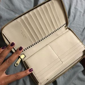 Henri bendel zip around wallet