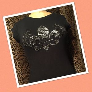 Black T-shirt rhinestone fleur de lis-Size L