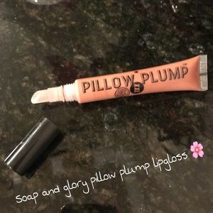 Soap and glory pillow plump lipgloss