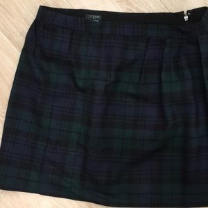 J.CREW green plaid skirt. Size 6.