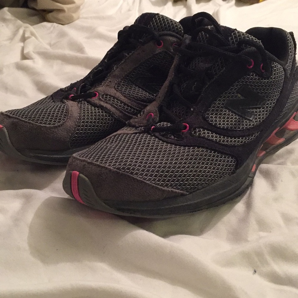 Women’s new balance sneakers