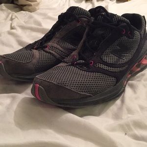 Women’s new balance sneakers