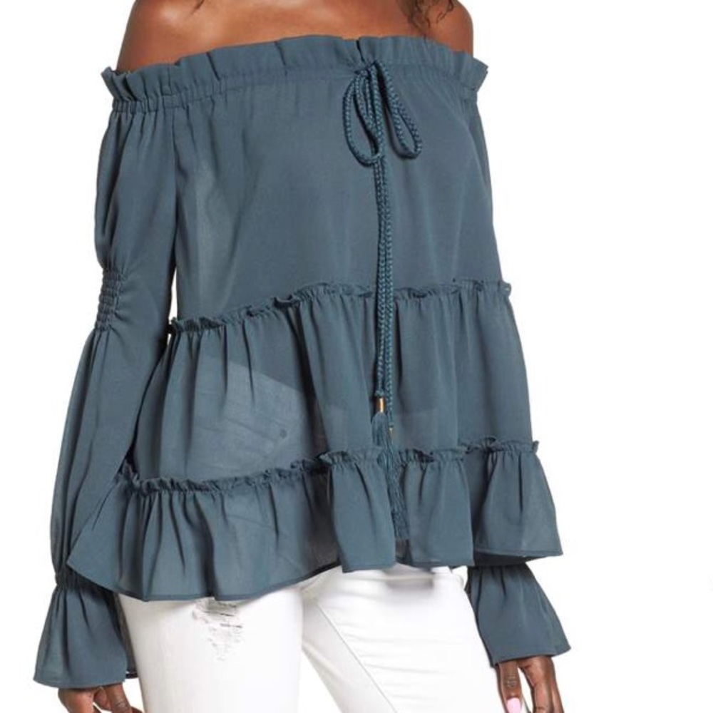 Nordstrom Tiered off the should top
