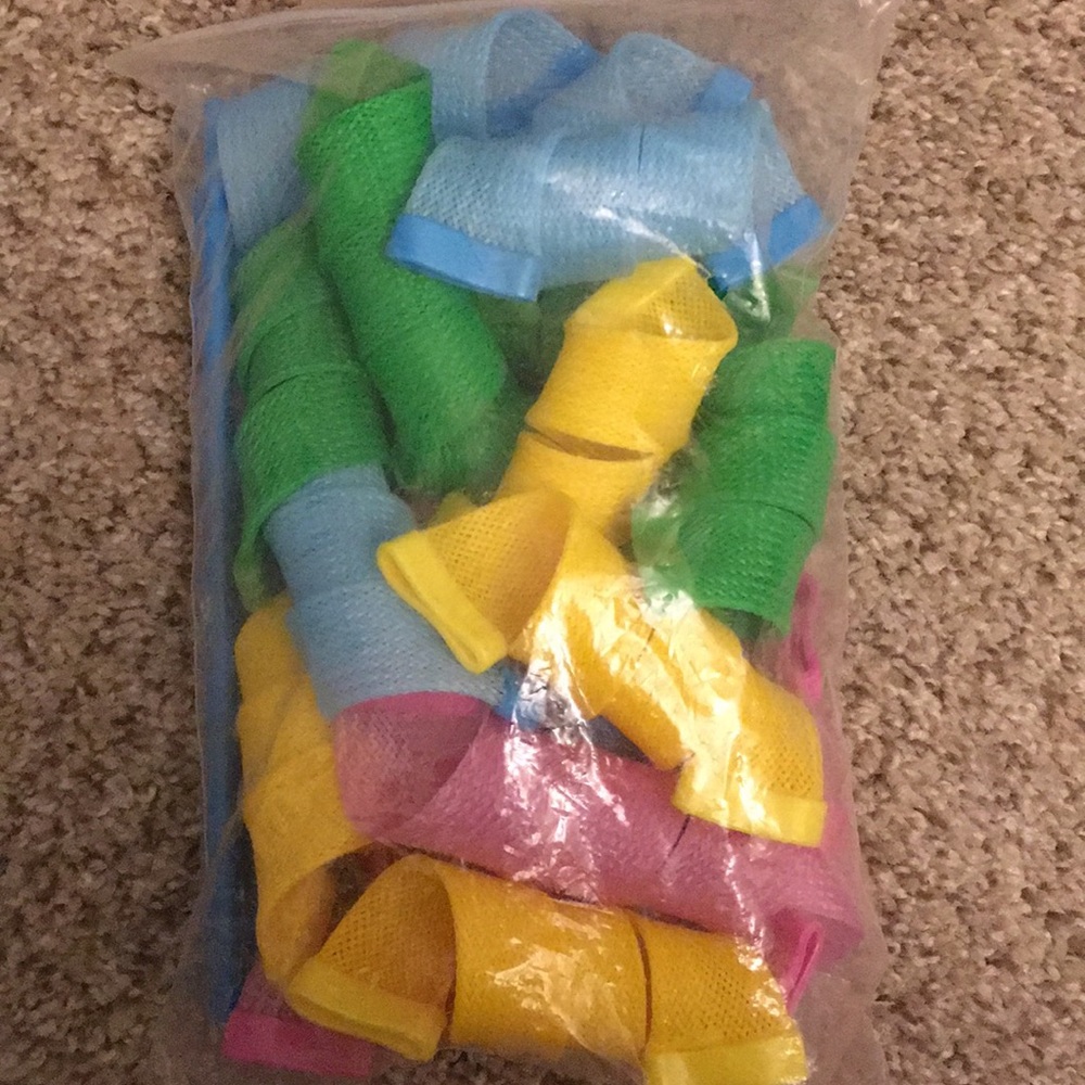 Hair rollers