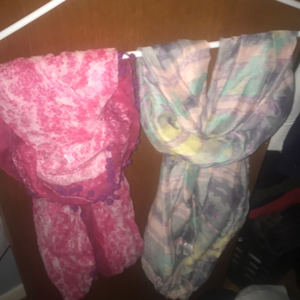 2 Infinity Scarves - Picture 3 of 3