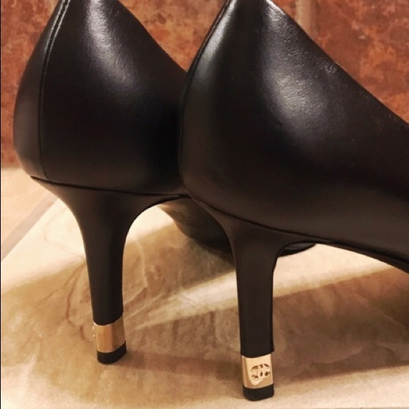 CHANEL Shoes - Chanel leather 👠