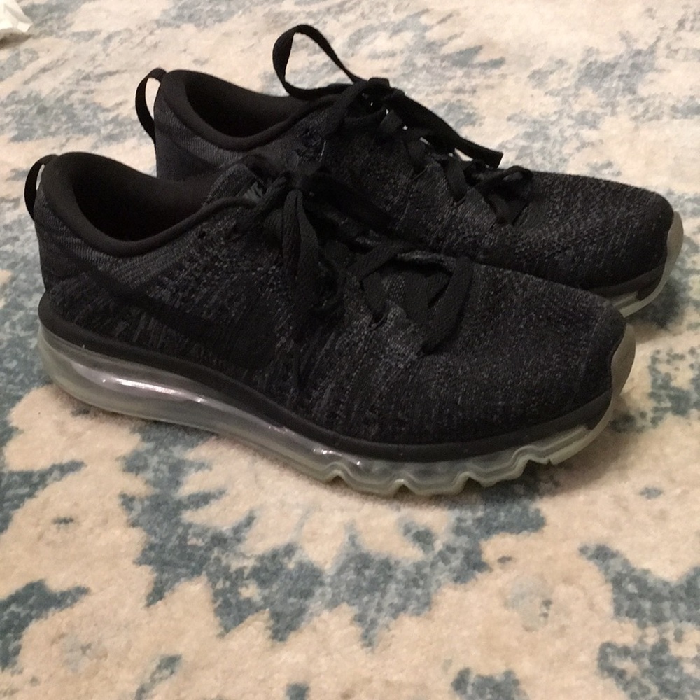 Nike flyknit max sneakers