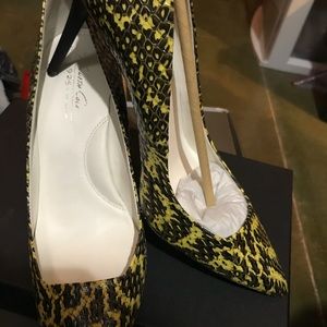 Black and yellow Kenneth Cole heels