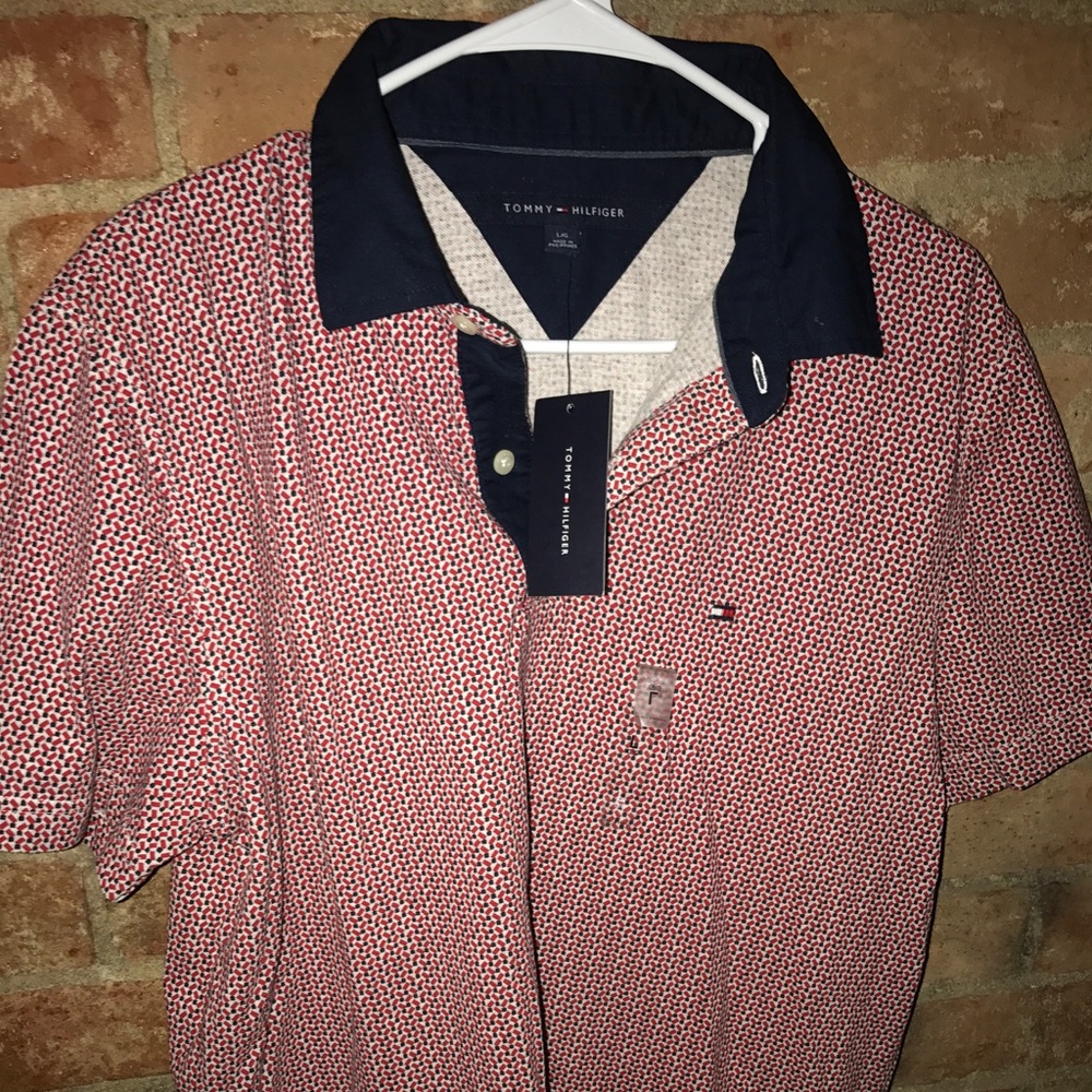 New men's Large tommy shirt :)