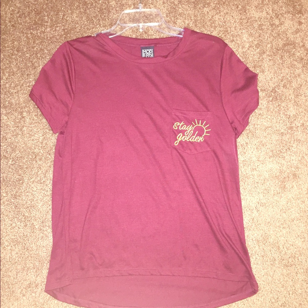 Casual Red T-shirt “Stay Golden”