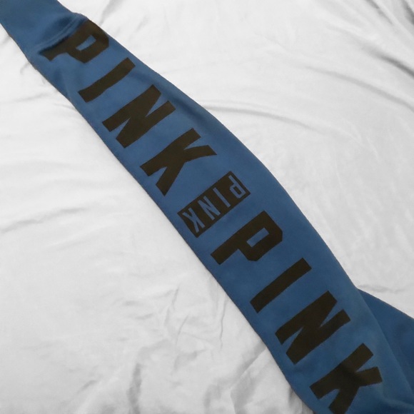 ❗️SOLD❗️Victoria Secret PINK Full Zip Hoodie - Picture 2 of 6