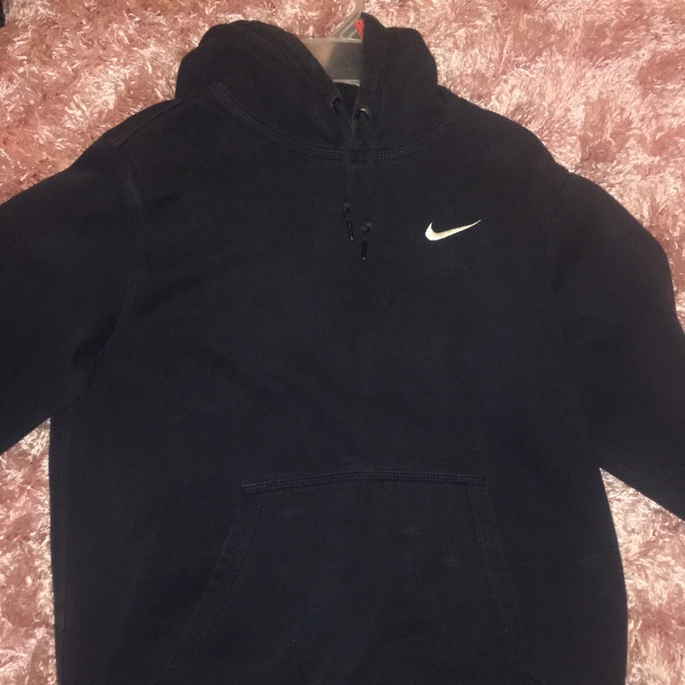 Black nike pullover