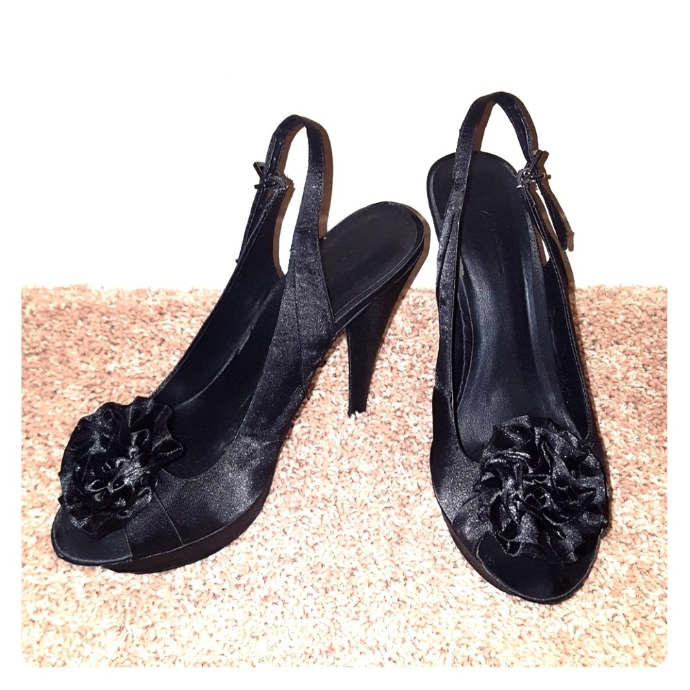 3/$15 - Sexy black sling back heels