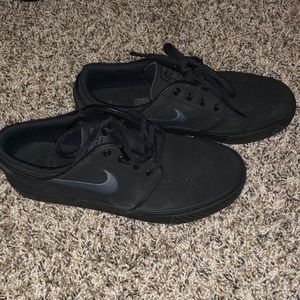 Black Nike SB Stefan Janoski 5.5Y/7W