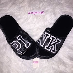 M VELVET VS PINK SLIPPERS NWT SLIDES BLACK