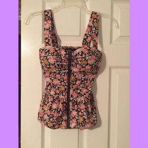 Zip up floral pendulum top
