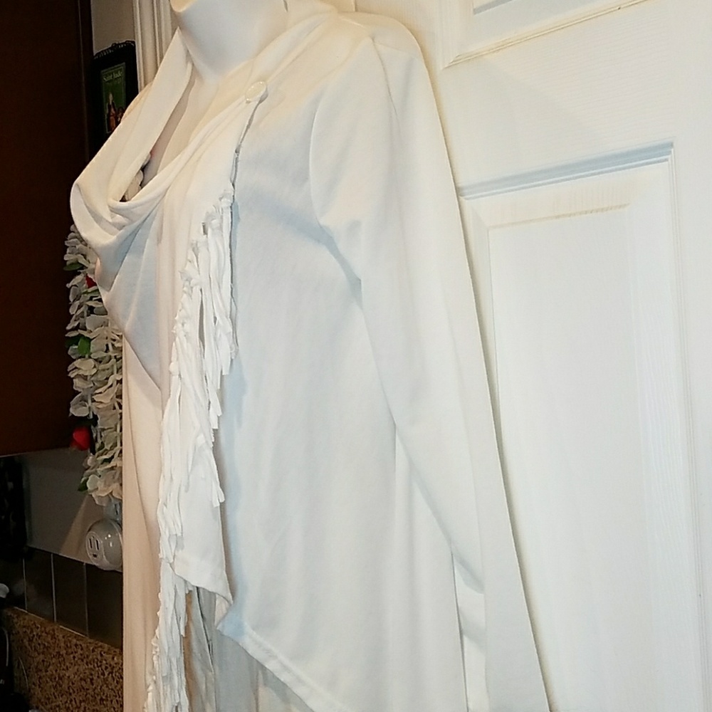 Poncho - Picture 2 of 4