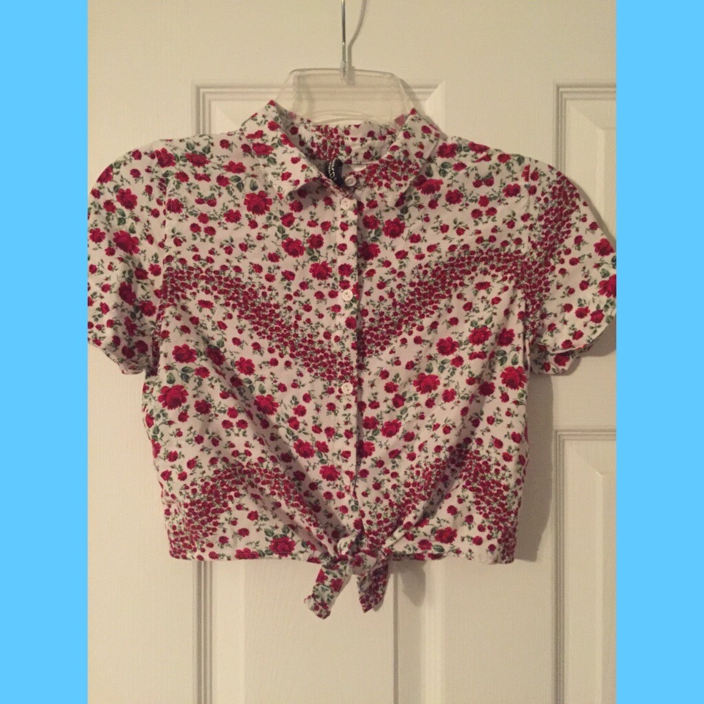 Cropped rose print blouse